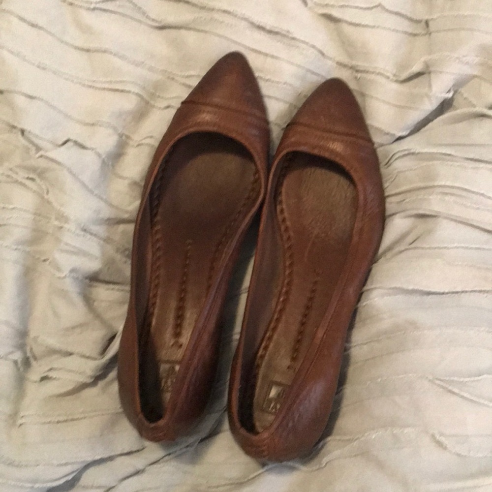 Frye flats
